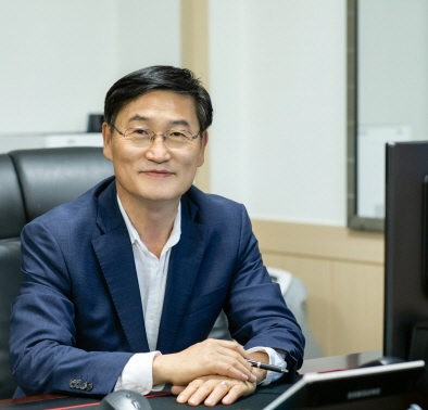 김윤호이사장 이미지